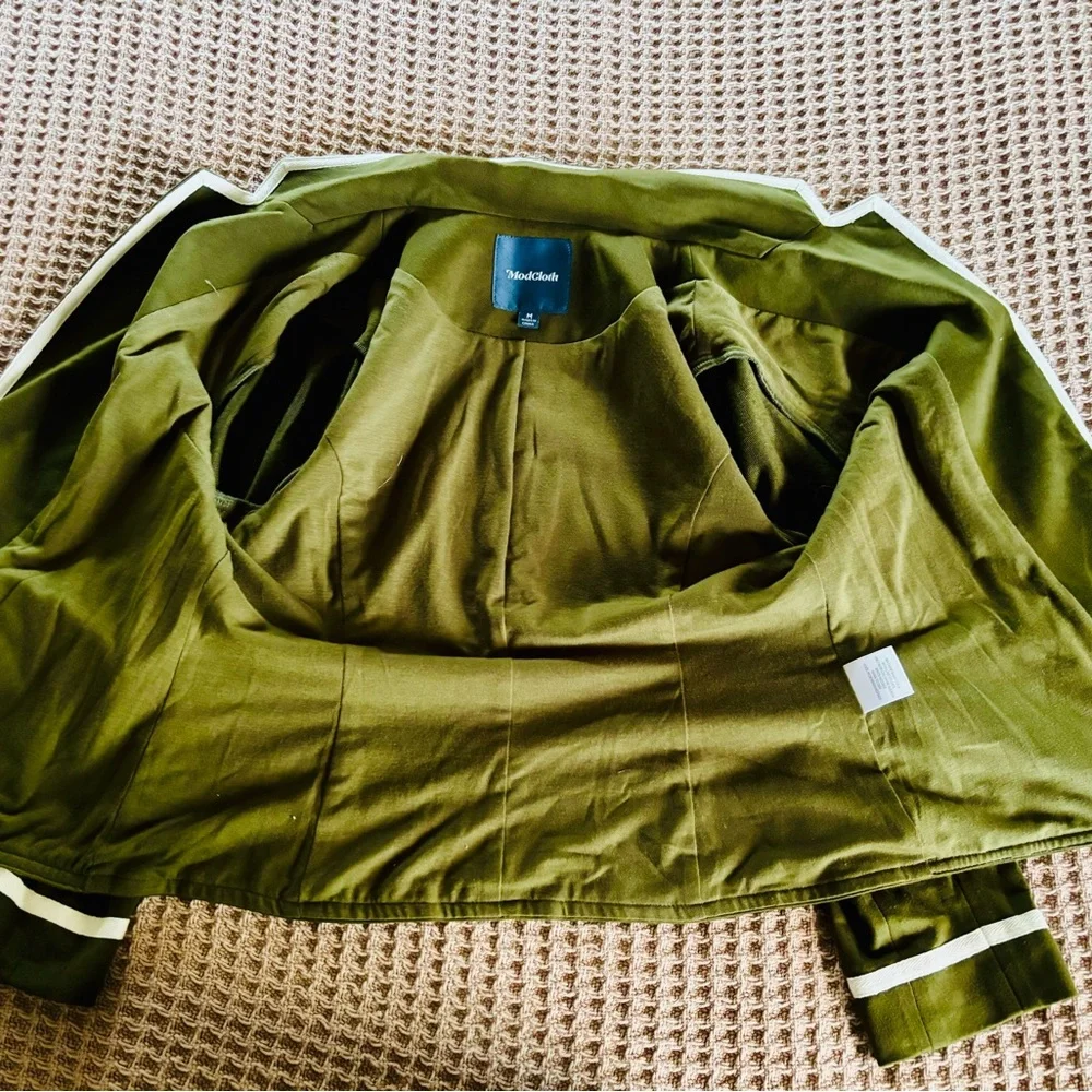 Modcloth Sz M Cropped Fitted Olive Blazer with White Accents - Picture 7 of 10